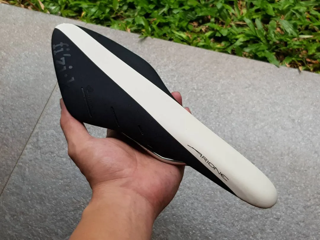 Fizik Arione R3 Saddle (Kium Rail) (Pre-owned)