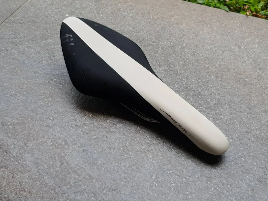 Fizik Arione R3 Saddle (Kium Rail) (Pre-owned)
