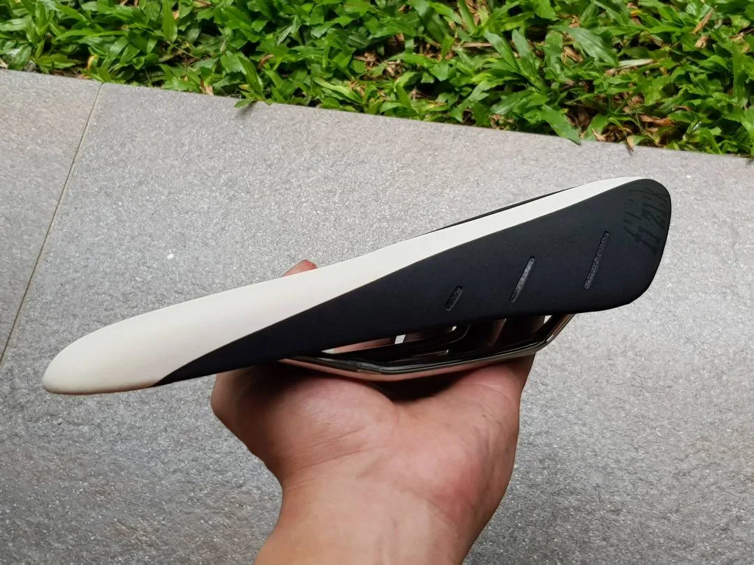 Fizik Arione R3 Saddle (Kium Rail) (Pre-owned)
