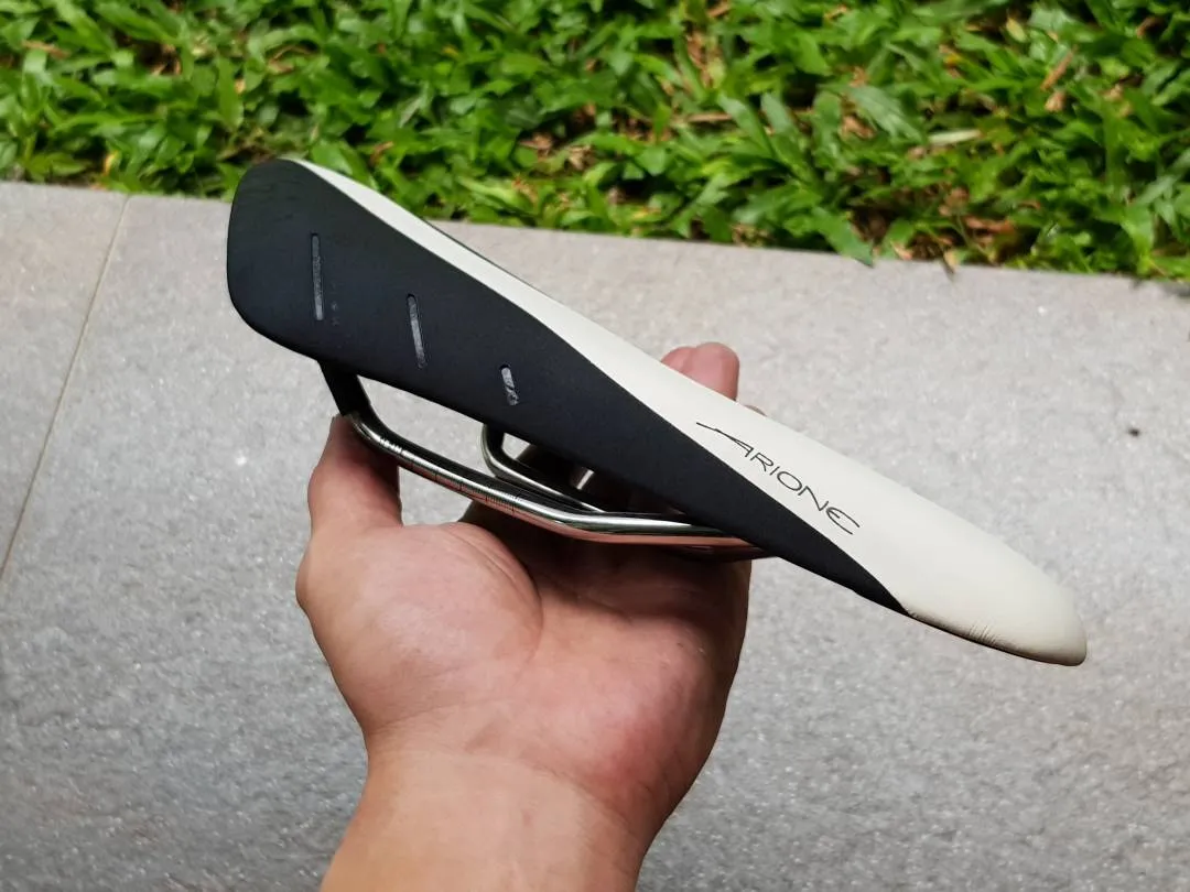 Fizik Arione R3 Saddle (Kium Rail) (Pre-owned)