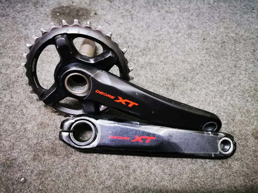 Shimano XT M8000 crankset