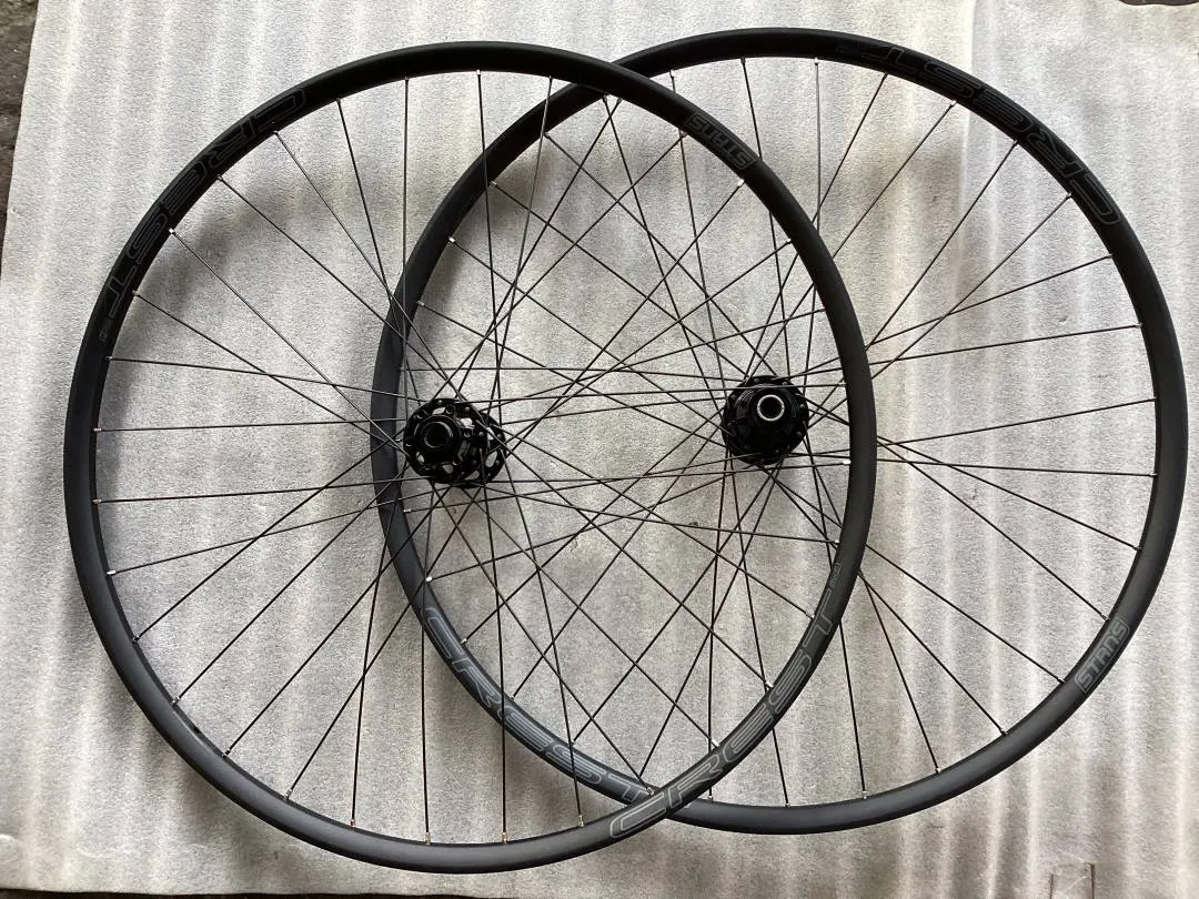 Ztr Crest MK4 29er | Chosen Tubeless Wheelset @ free pos