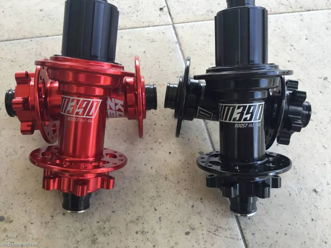 Ztr Crest MK4 29er Custom BOOST Koozer Wheelset -- free courier
