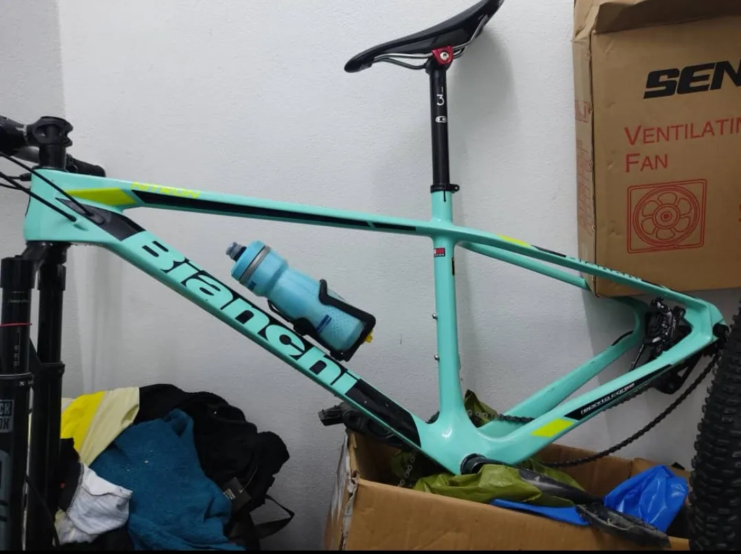 Bianchi Nitron (29er) Carbon Frame + Reba (Boost;100mm travel)