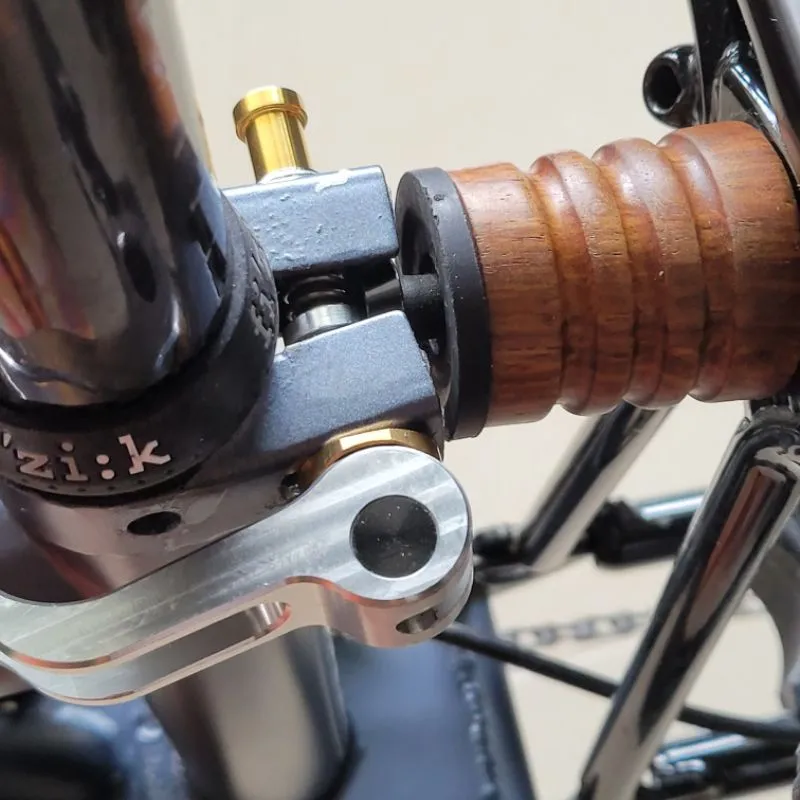 Brompton shim triangle latch suspension block