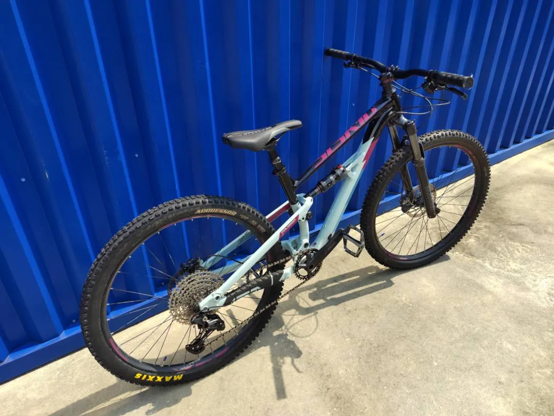 Polygon Siskiu D7 2021
