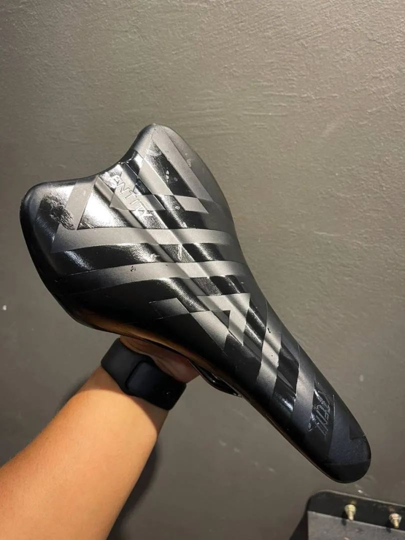 Entity Xtent Saddle (Sold)