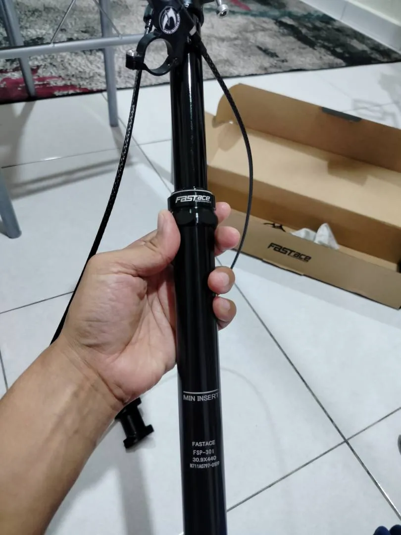 Dropper post