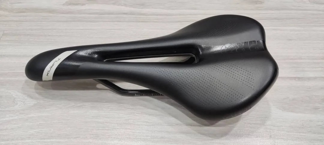 Shimano Pro Turnix AF Carbon Rail 142mm Road Mtb Bicycle Saddle (USED)