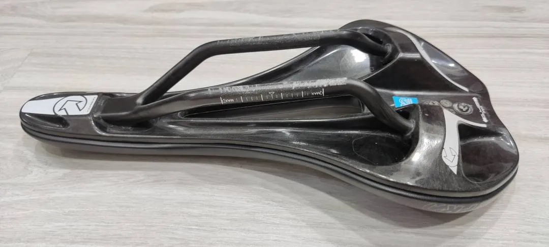 Shimano Pro Turnix AF Carbon Rail 142mm Road Mtb Bicycle Saddle (USED)