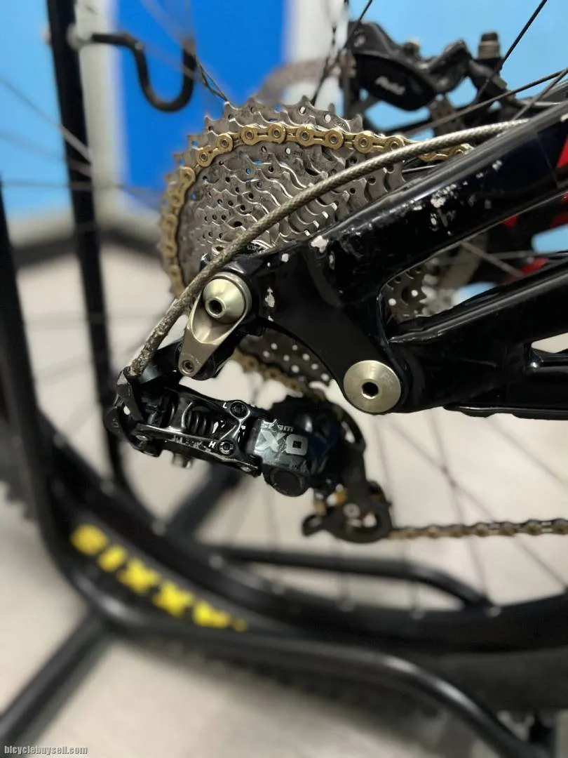 Specialized demo 8