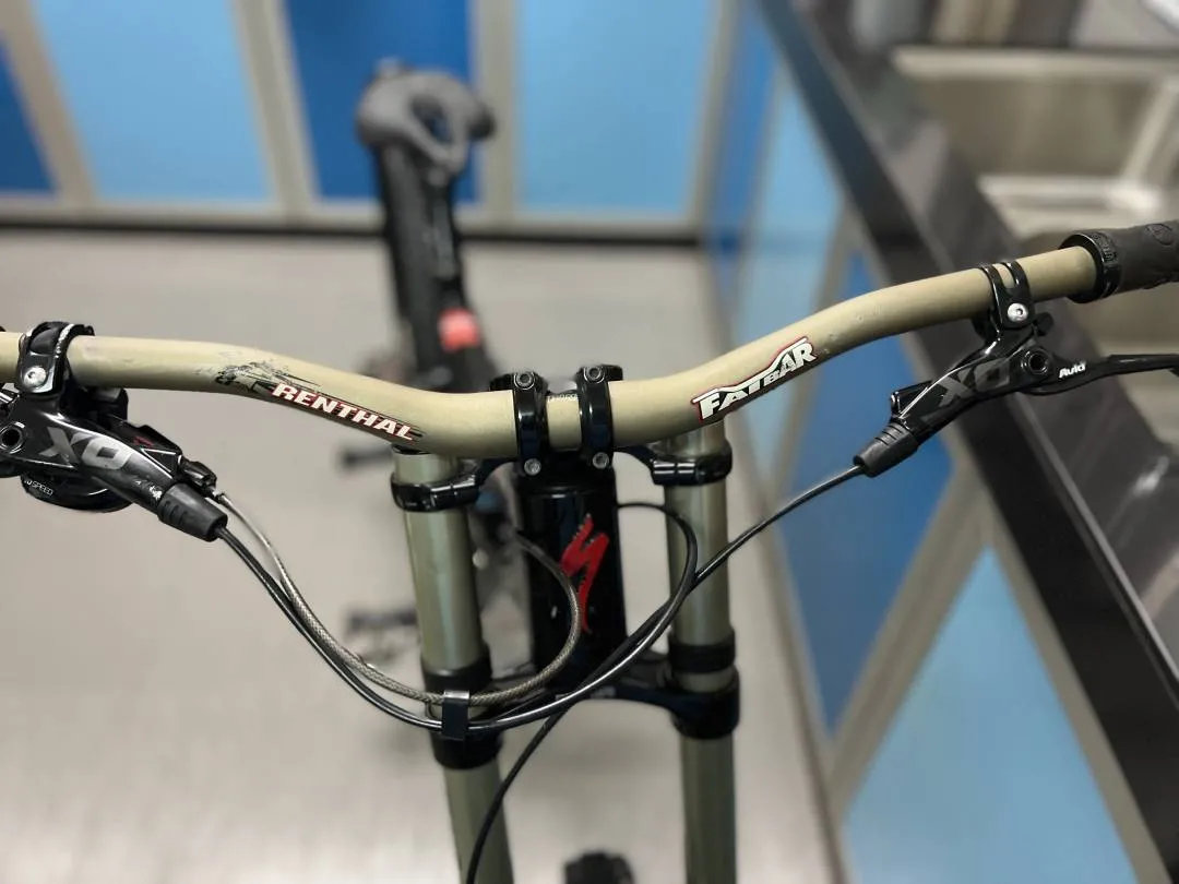 Specialized demo 8