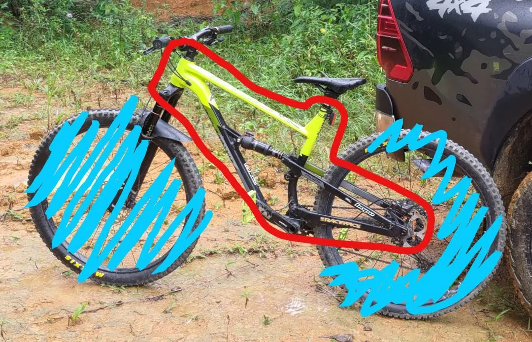 SOLD Polygon Siskiu D7 2022 29er Frameset Only