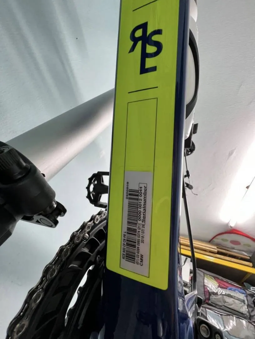 Limited Edition Van Rysel RCR 900 CF CN
