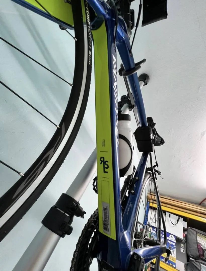 Limited Edition Van Rysel RCR 900 CF CN