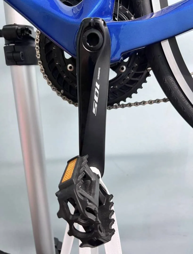Limited Edition Van Rysel RCR 900 CF CN