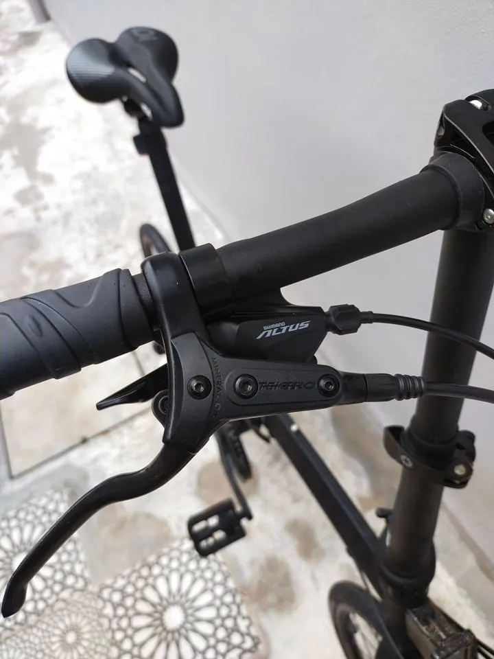 Camp Victor Folding Bike Shimano Altus 9 spd