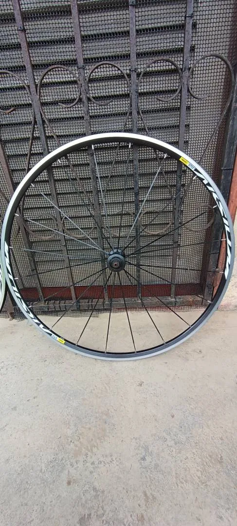 mavic aksium wheelset