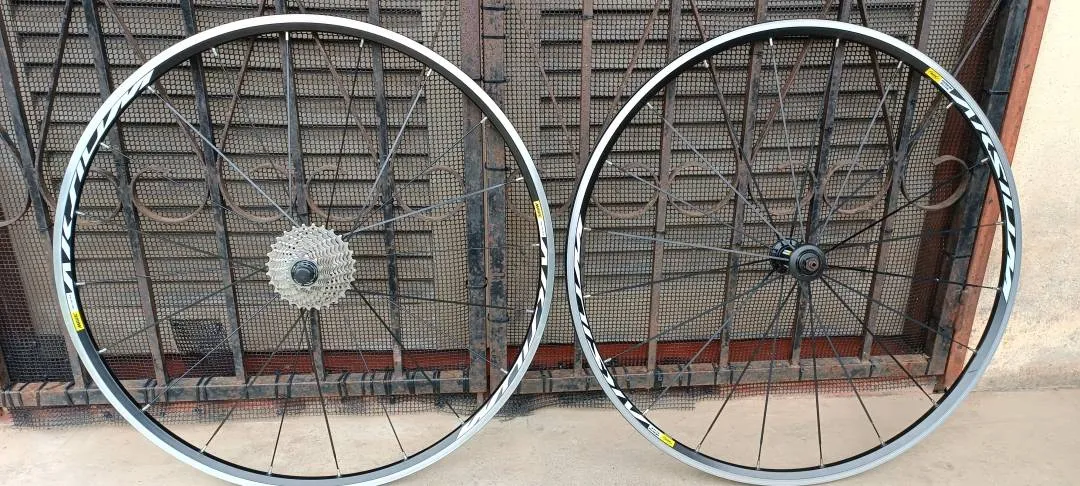 mavic aksium wheelset