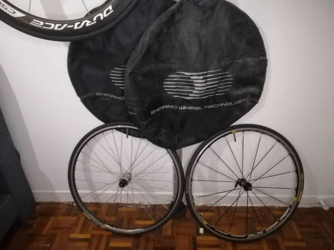 10 Speed Ultegra, Full set Dogma 65.1.Dura-ace C50 with Trainer Roller.