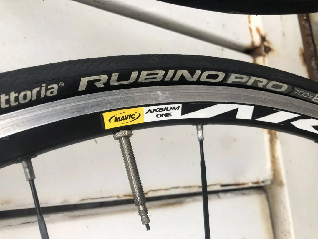 Mavic Aksium with 105 cassette and tyre