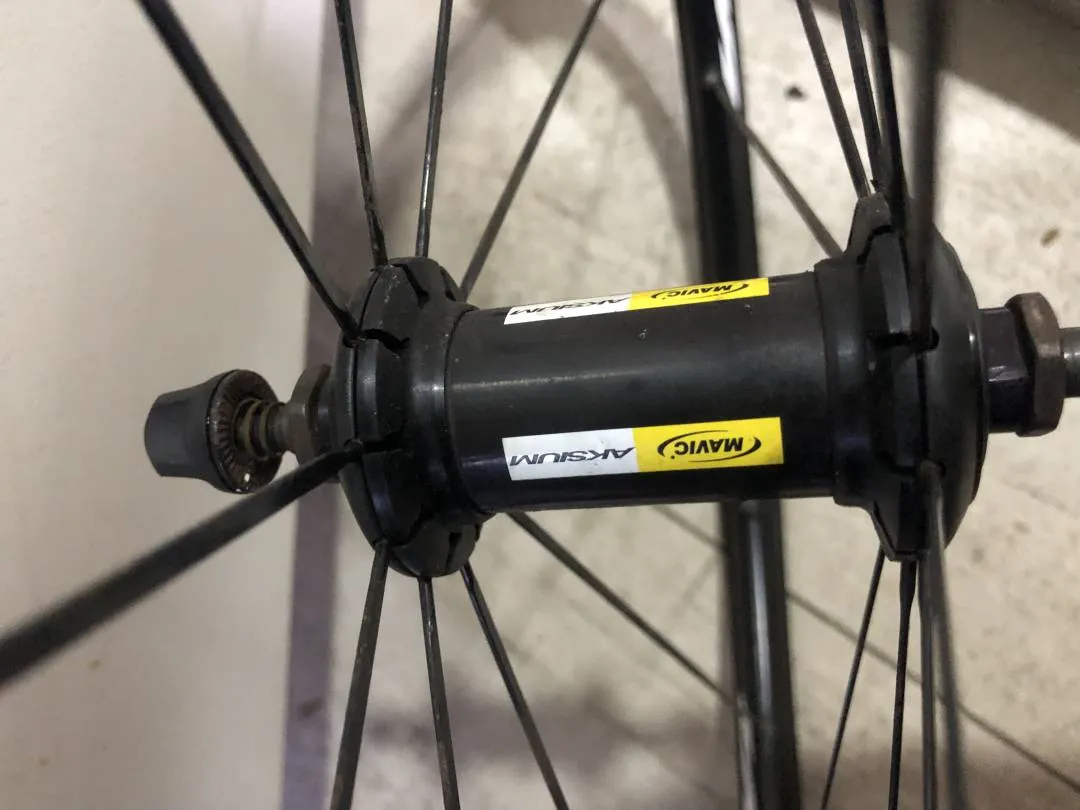 Mavic Aksium with 105 cassette and tyre