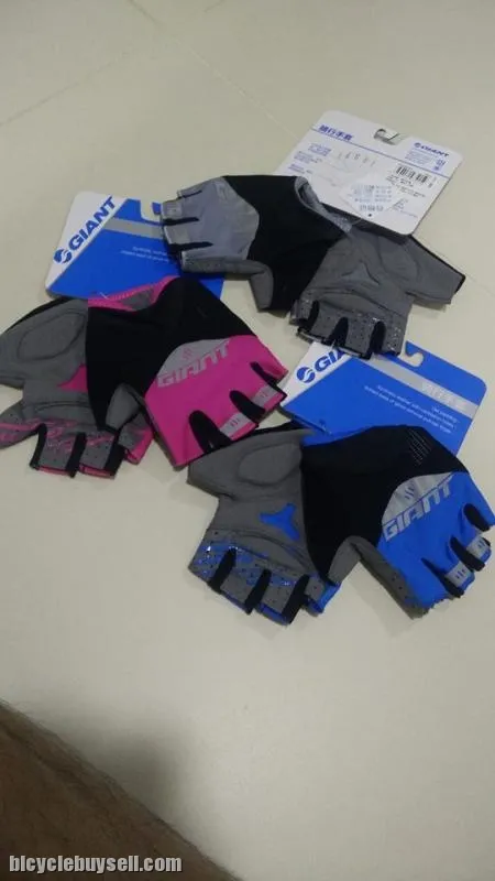 Giant G926 Series Half Finger Men's Cyclng Gloves - in 3 choices of color schemes