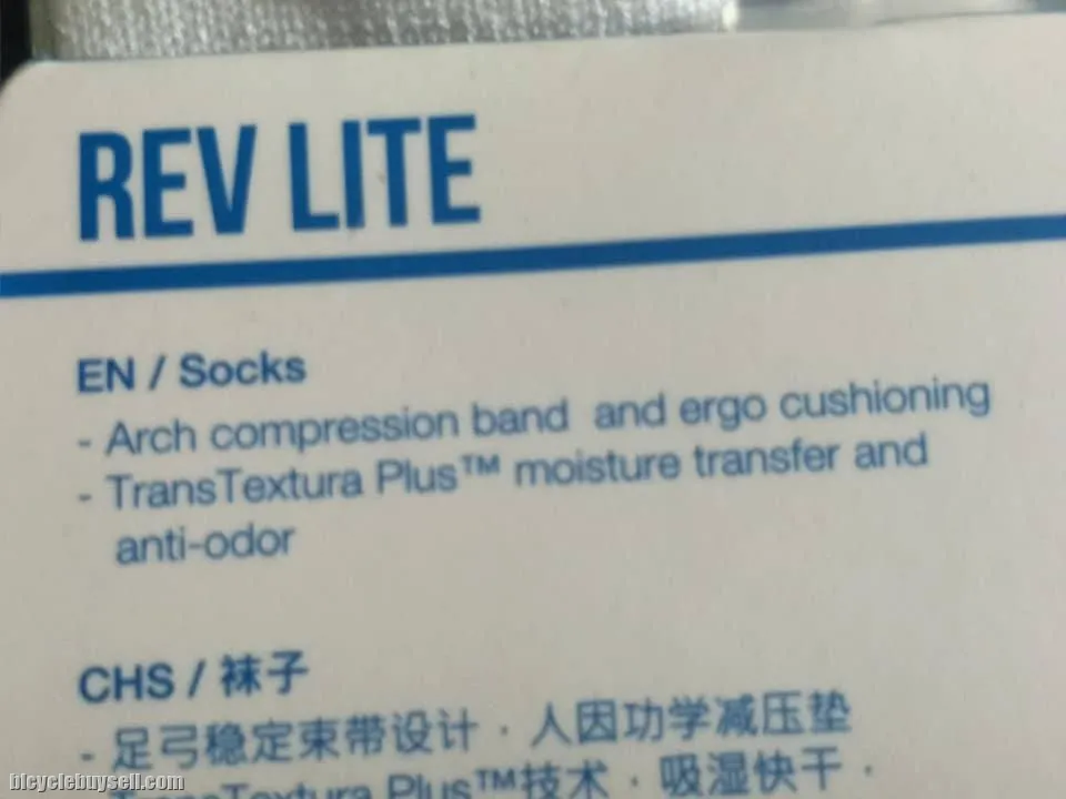 GIANT REV LITE Men's Cycling Socks - Black / White Quarter Length - Made in Korea