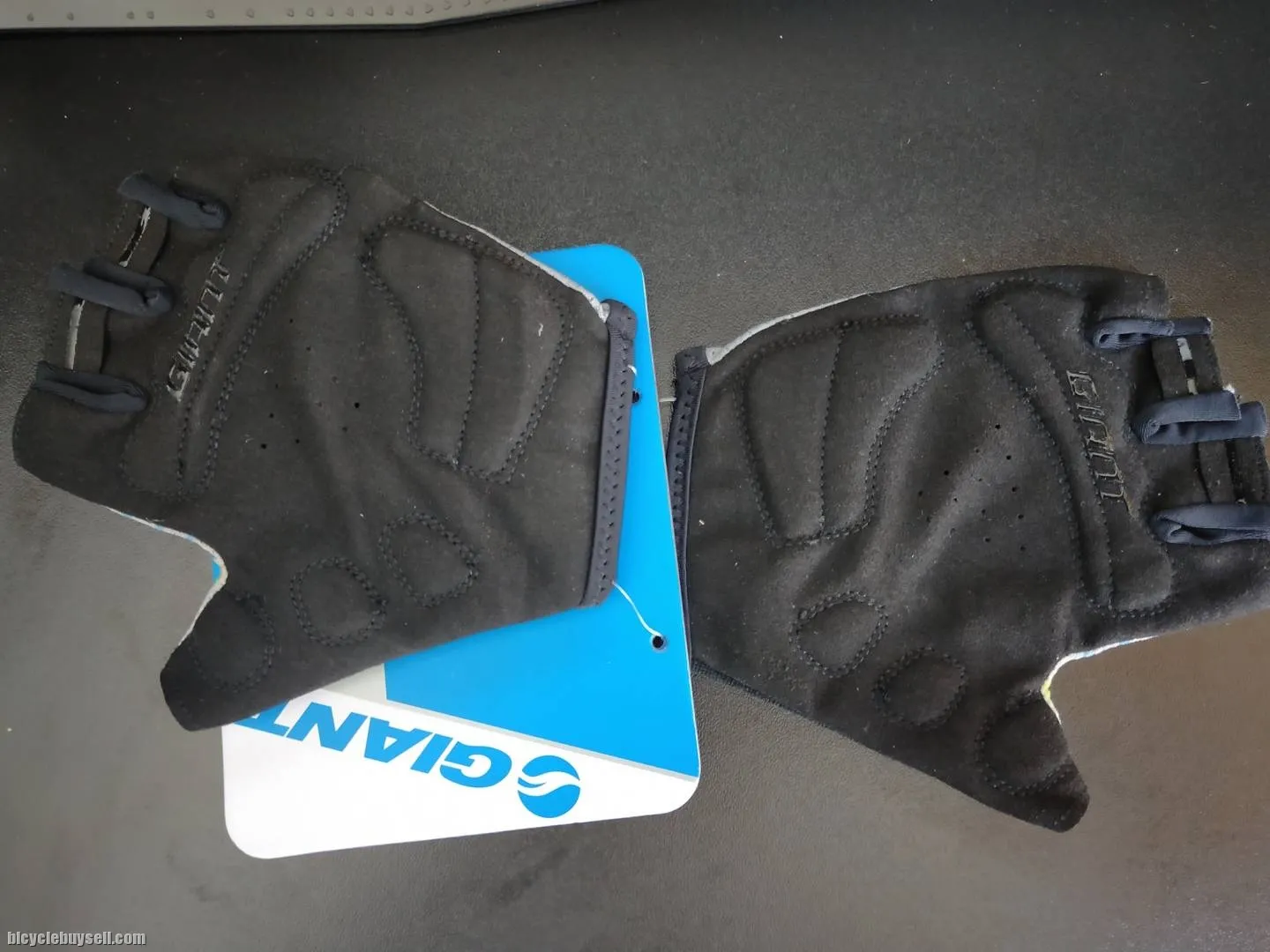 2019 Half Finger Cycling Gloves - G105 Sting Series in 2 different colors