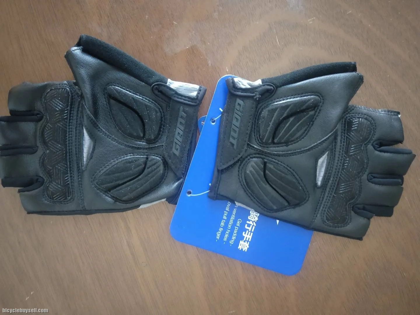 Giant 2020 Series G206 Half Finger Gloves Unisex / Men
