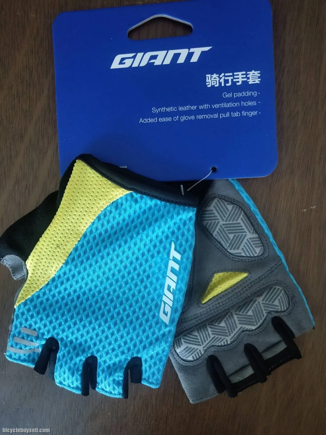 Giant G205 Series Half Finger Gloves - in 2 color variance 2020 Design