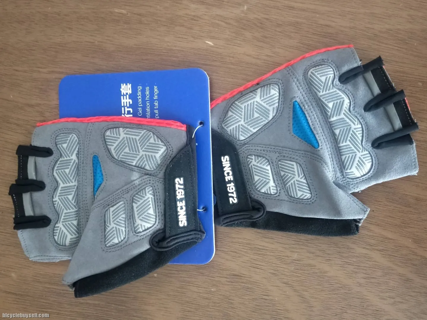Giant G205 Series Half Finger Gloves - in 2 color variance 2020 Design