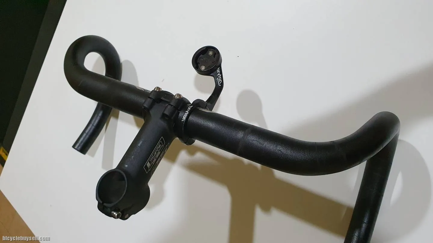 (Used) FSA COMPACT handlebar &amp; stem
