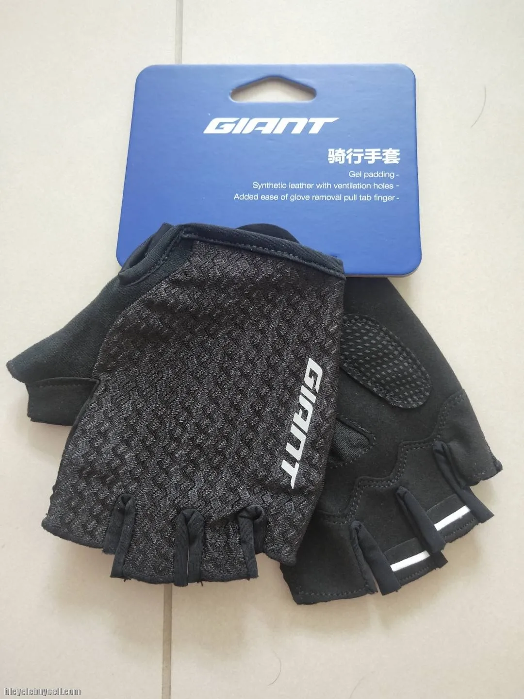 Giant G202 Series Half Finger Cycling Gloves for Men / Unisex in 3 color options