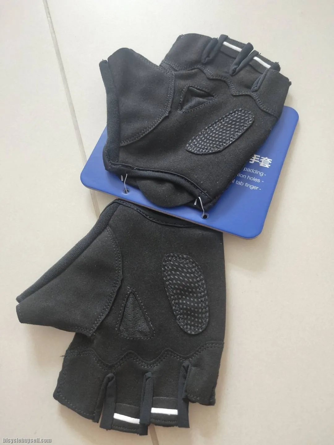 Giant G202 Series Half Finger Cycling Gloves for Men / Unisex in 3 color options