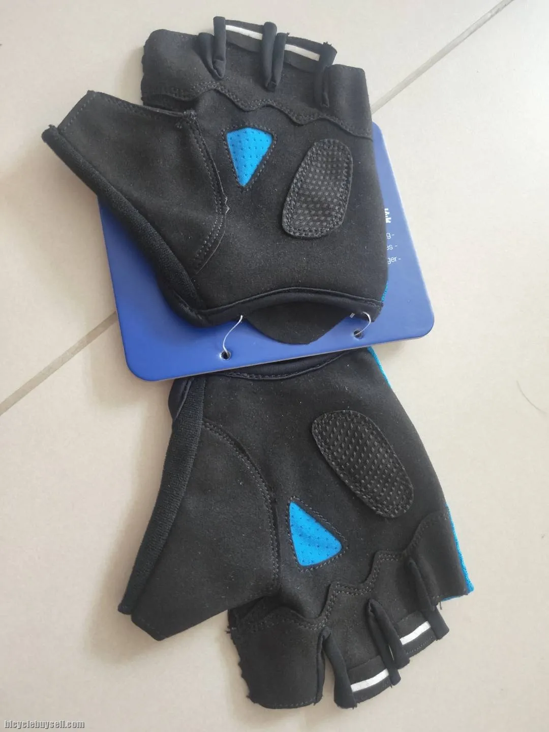 Giant G202 Series Half Finger Cycling Gloves for Men / Unisex in 3 color options