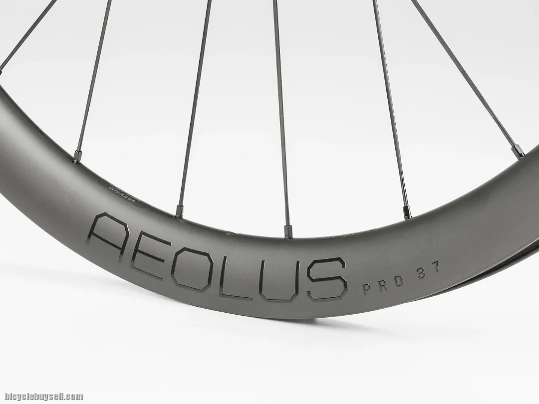 BONTRAGER AEOLUS PRO 37 CARBON WHEEL READY STOCK 35% LESS !