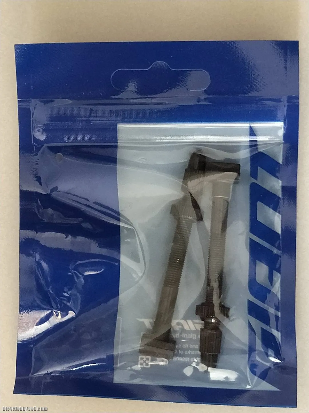 Giant Tubeless Valve Stem kit for up to 42mm wheel profile