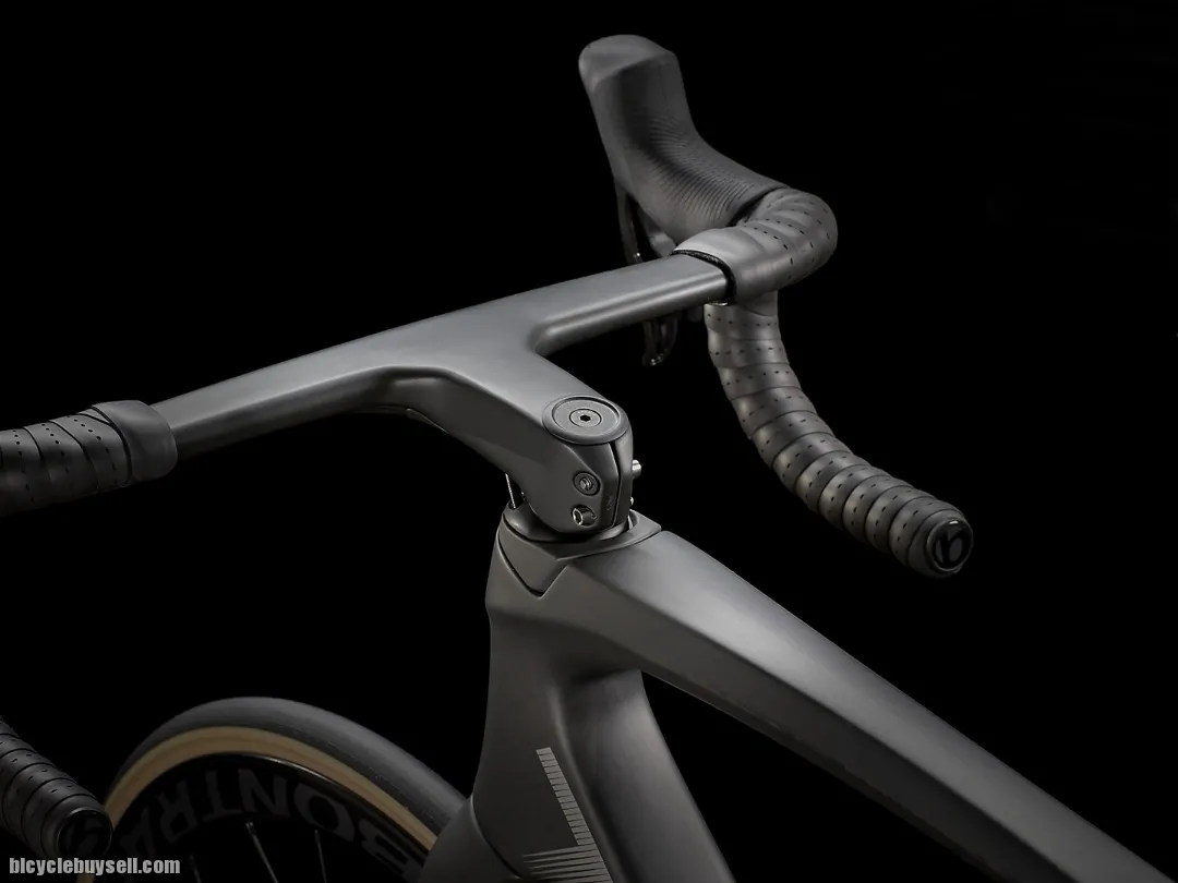 2023 TREK EMONDA SLR 9 E-TAP READY STOCK !