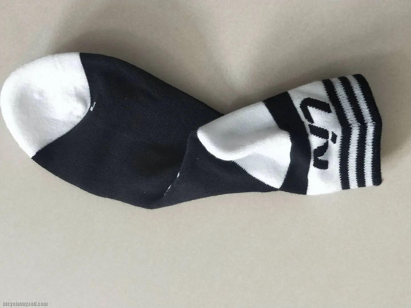 LIV SOK Series Ankle Length Cycling Socks for Women White Black in S/M and L/XL