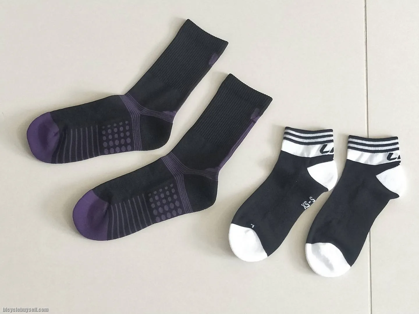 LIV SOK Series Calf Length Cycling Socks for Women Purple Black in S/M and L/XL