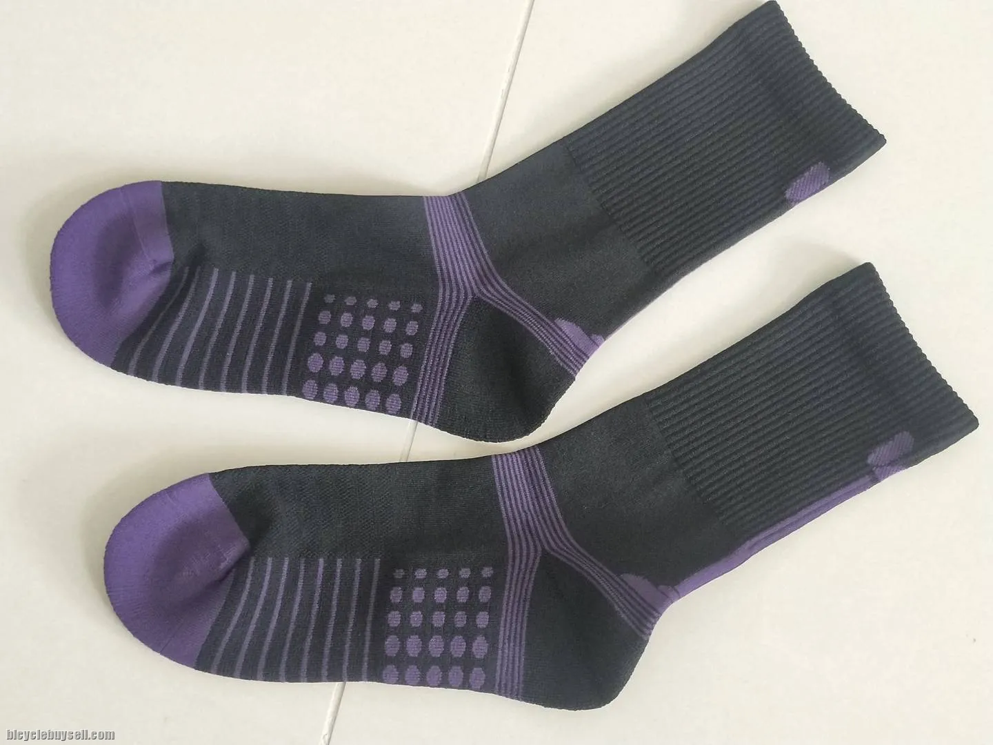 LIV SOK Series Calf Length Cycling Socks for Women Purple Black in S/M and L/XL