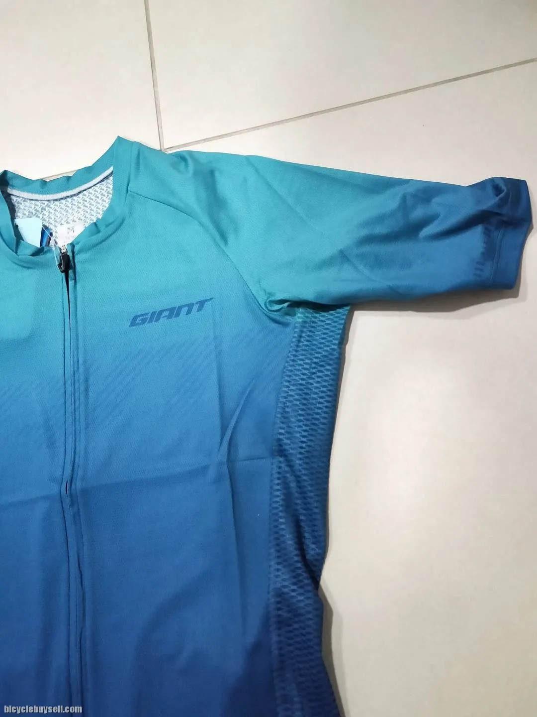 Giant Gradient Series Short Sleeves Cycling Jersey Race Cut in 3 Color options
