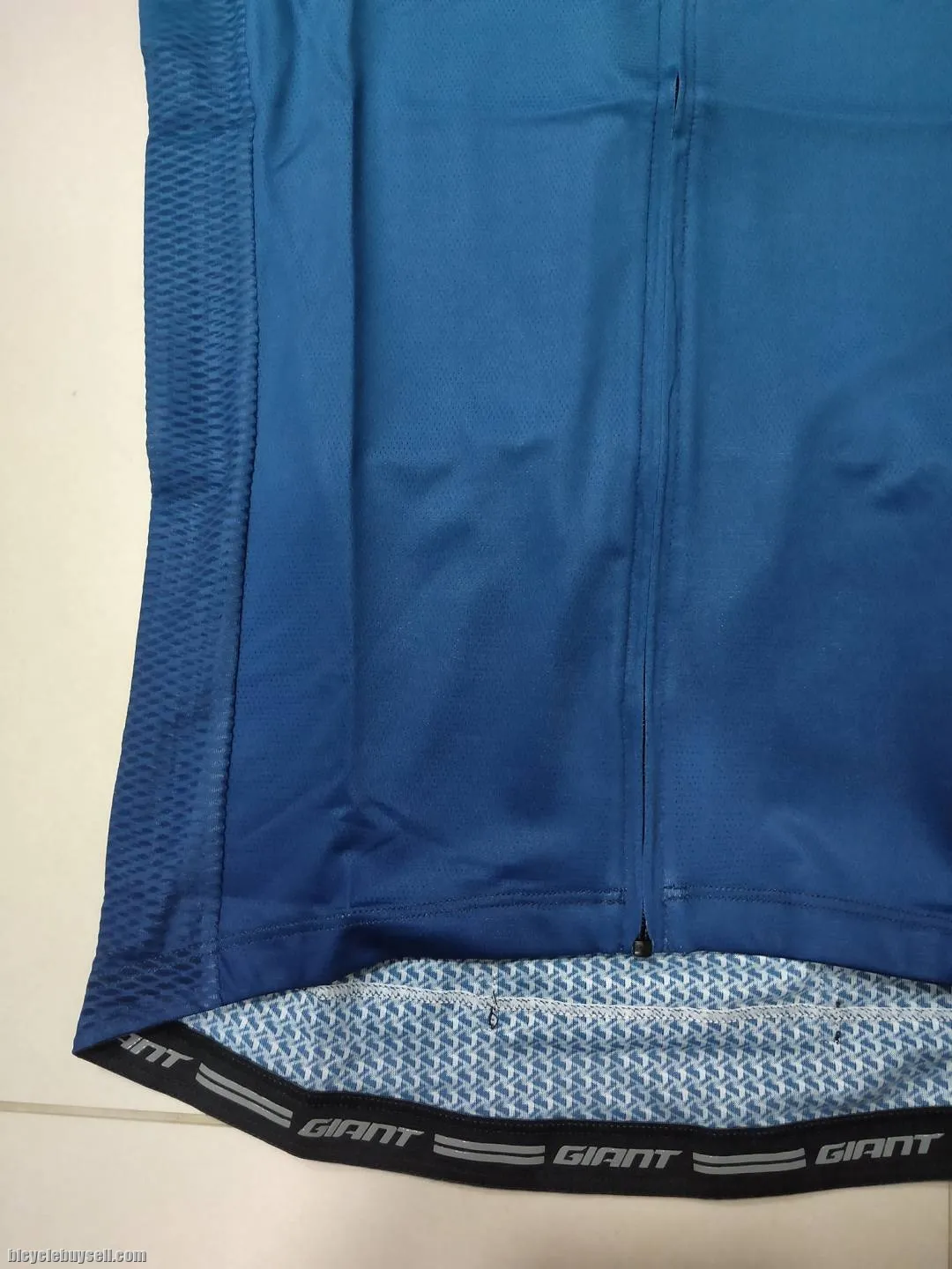 Giant Gradient Series Short Sleeves Cycling Jersey Race Cut in 3 Color options