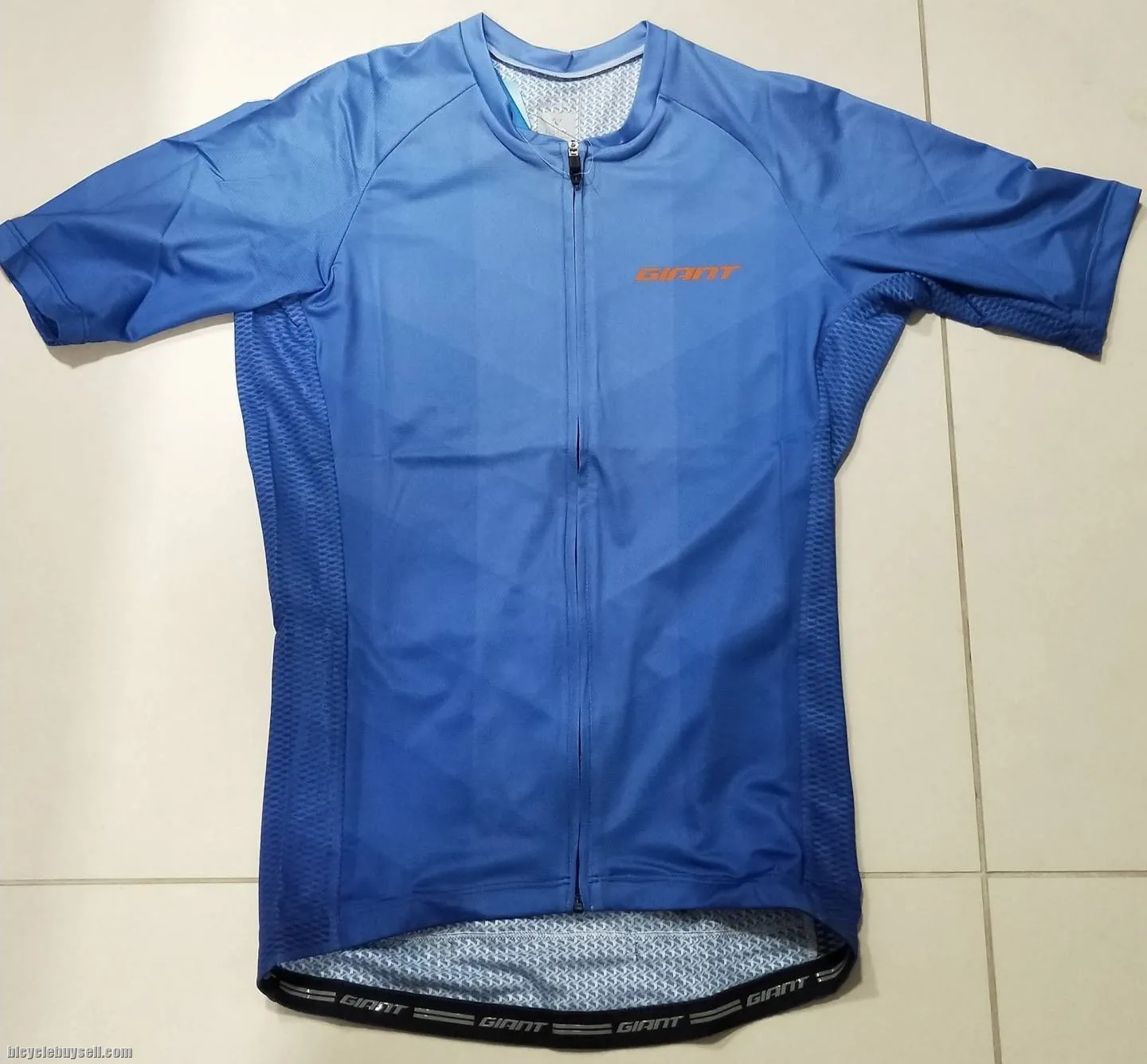 Giant Gradient Series Short Sleeves Cycling Jersey Race Cut in 3 Color options