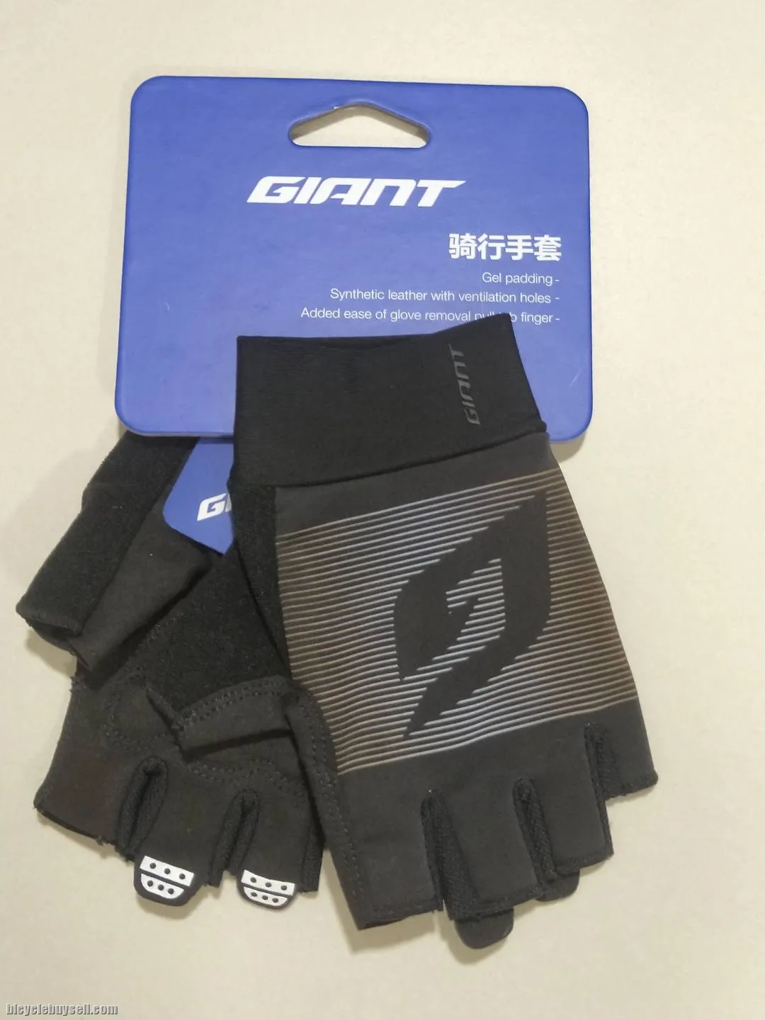 Giant Motion G1 Black Half Finger Cycling Gloves for Men / Unisex