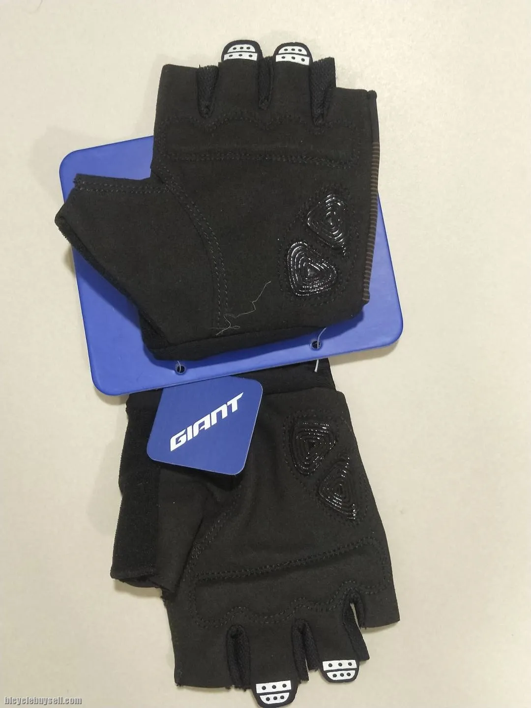 Giant Motion G1 Black Half Finger Cycling Gloves for Men / Unisex