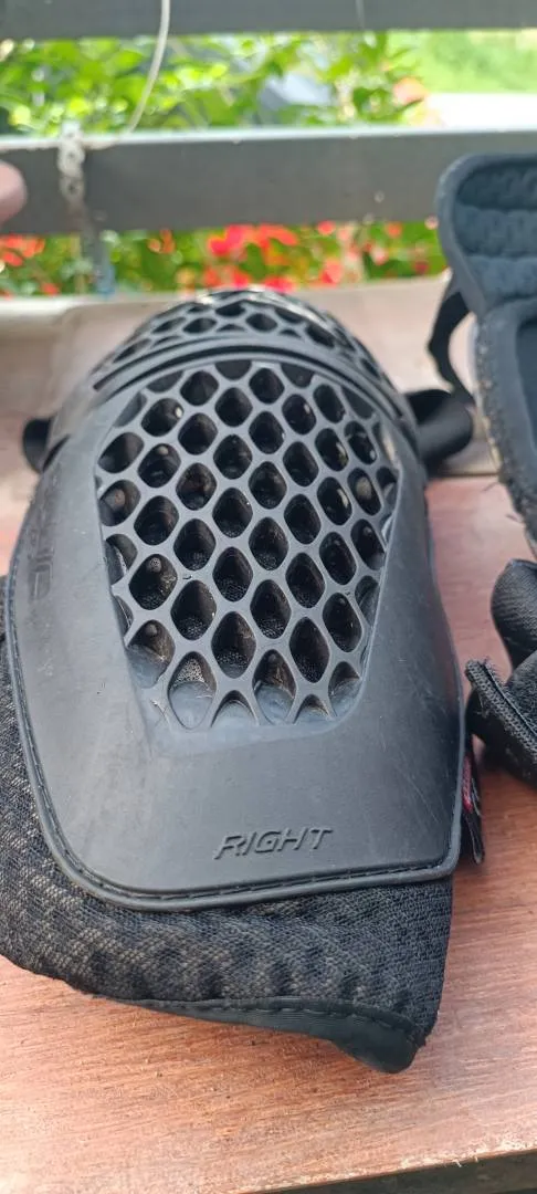 For sale  Alpinesta Protection Knee pads (USED)