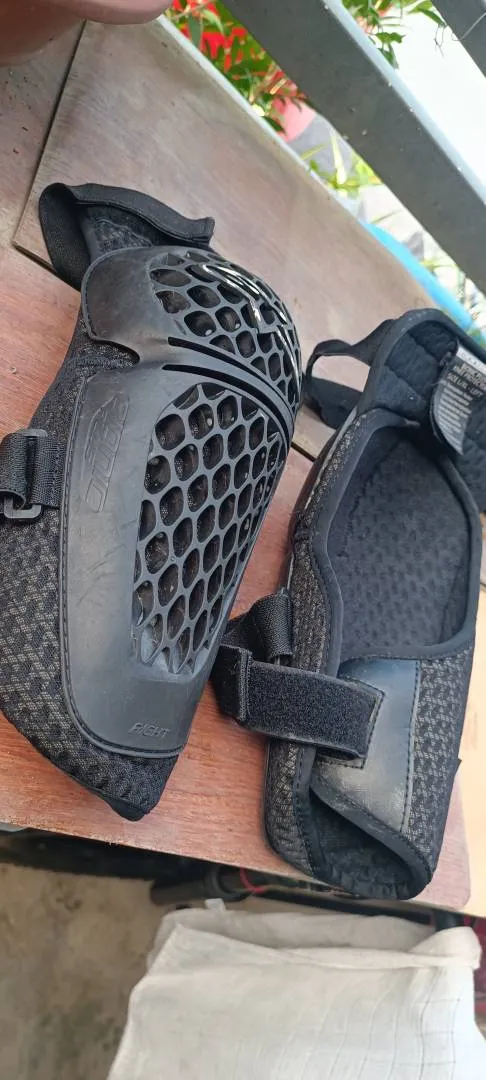For sale  Alpinesta Protection Knee pads (USED)