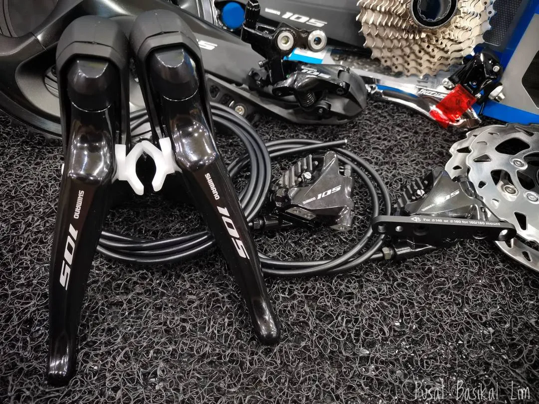 Shimano 105 R7020 Disc Groupset